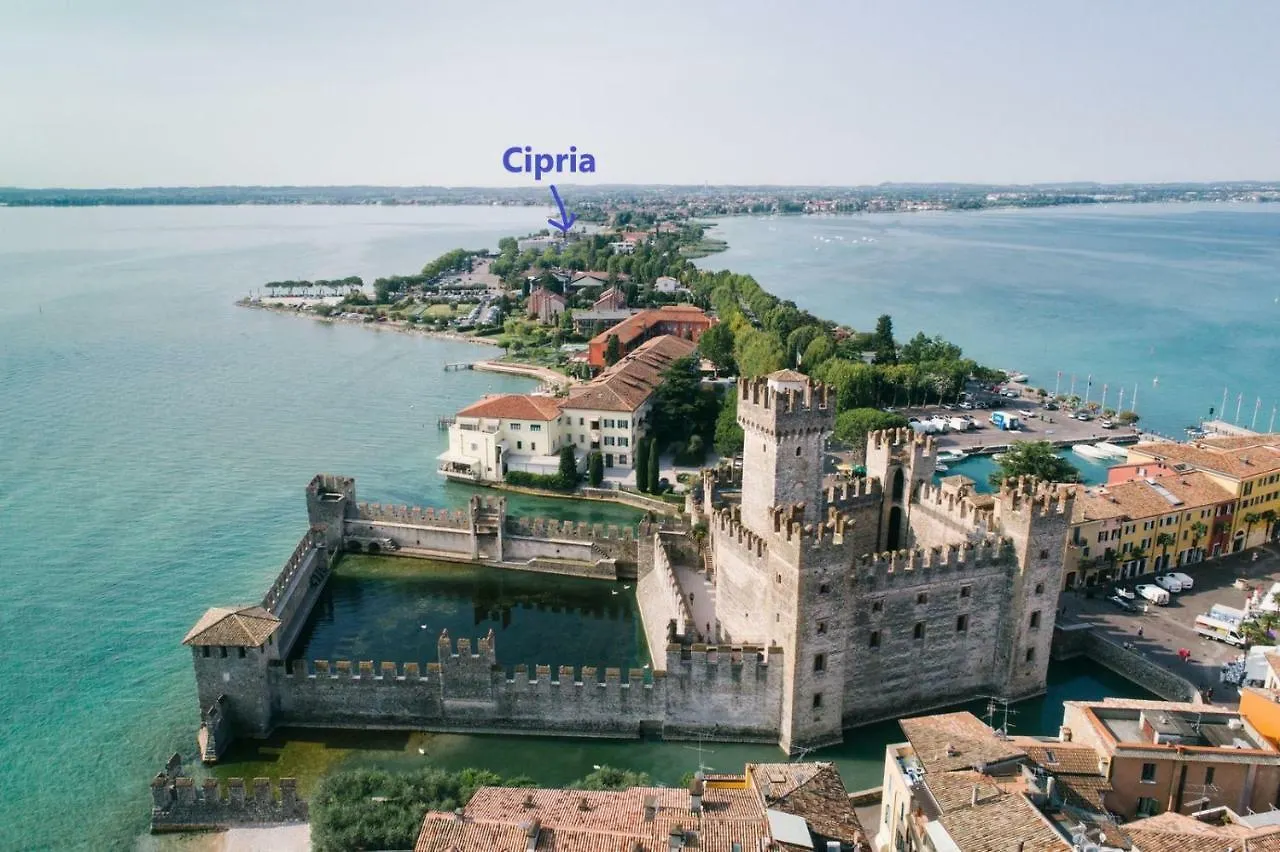 Appartamento Cipria Σιρμιόνε